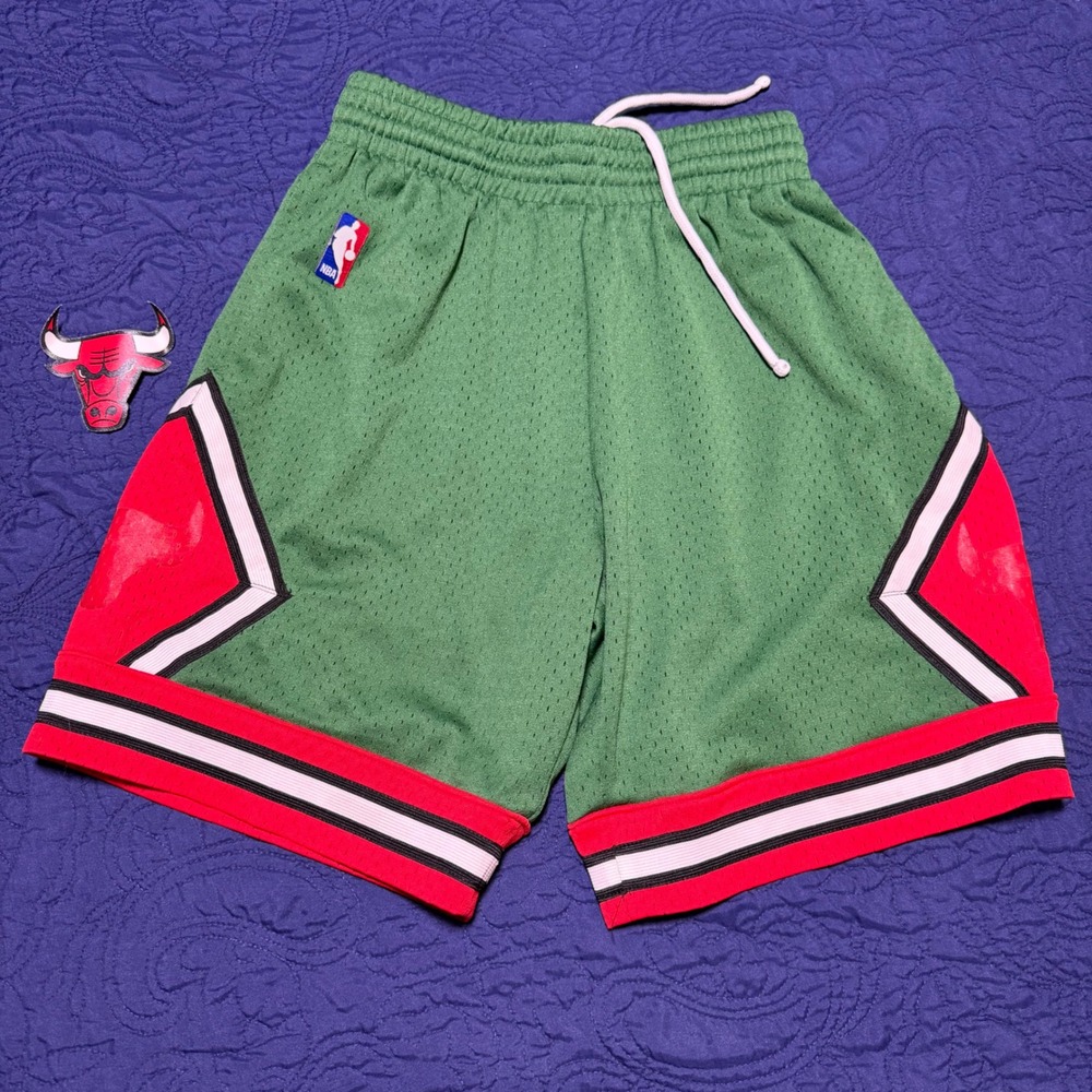 NBA Chicago Bulls Hardwood Classics Green Mesh Swingman Shorts Mens Small Read
